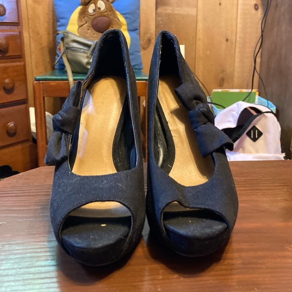 Xhilaration platform heels size 7.5 - Picture 2 of 3
